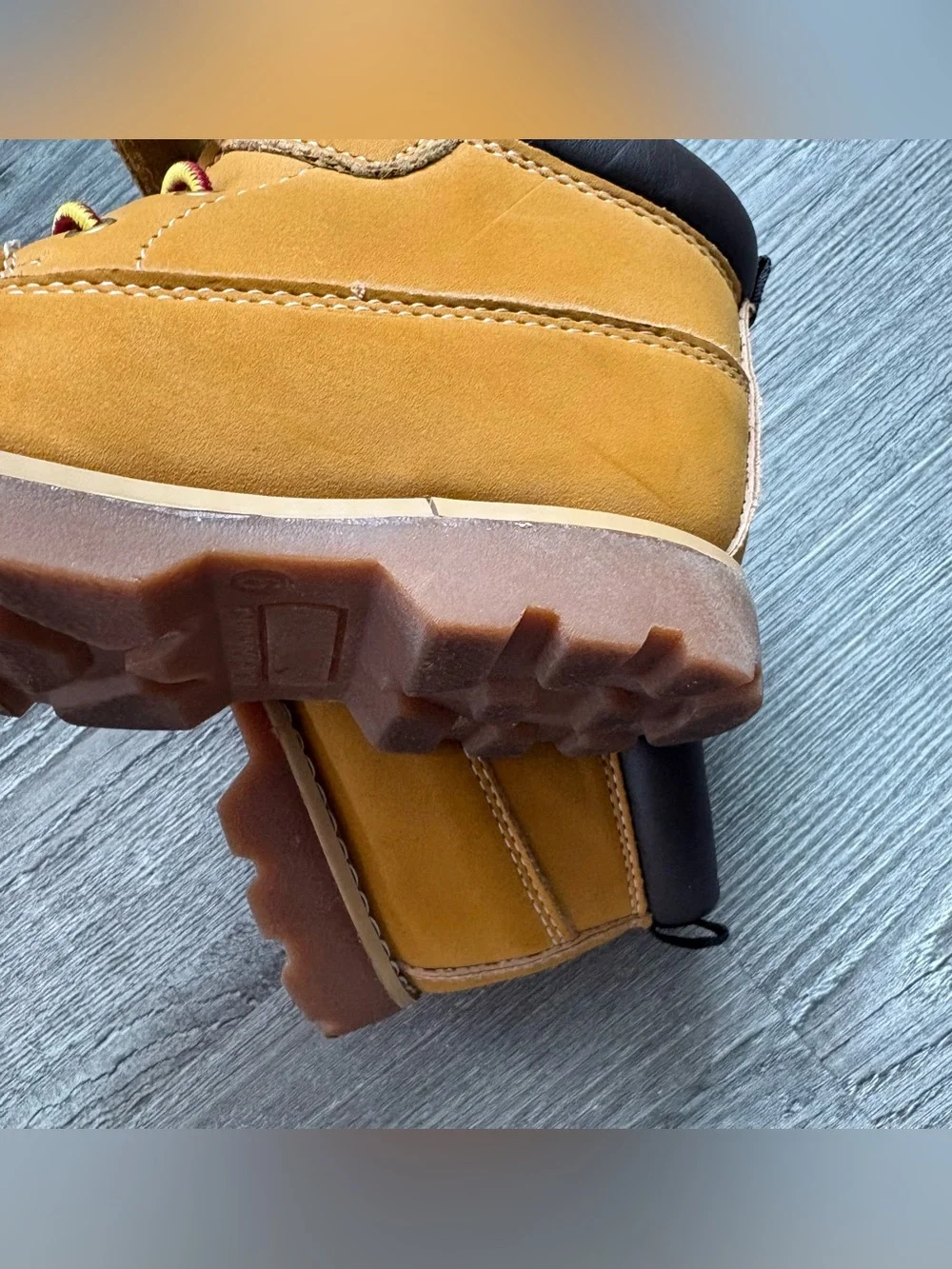 Hank durable tan